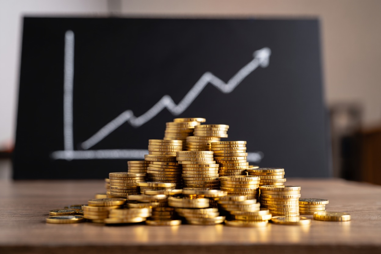 Рост и гора золота